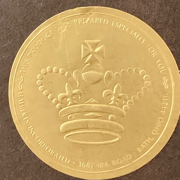 Vintage Family Crest On Red Velvet 14/17” Plastic - Picture 6 of 10